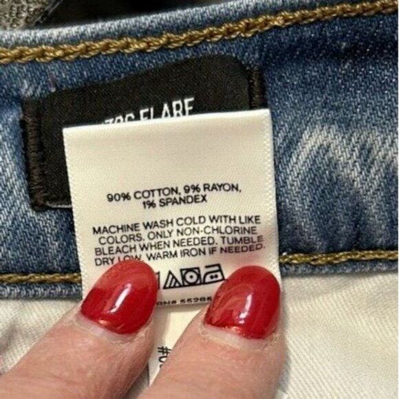$80 NWT Express mid rise light wash 70’s flare jeans size 6R - Picture 11 of 11